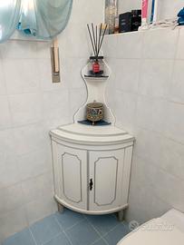 Mobiletto ad angolo vintage fatto a mano 
