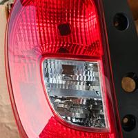 FANALE FARO STOP POSTERIORE SINISTRO NISSAN MICRA