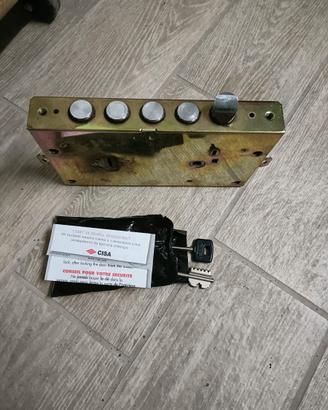 Serratura porta blindata