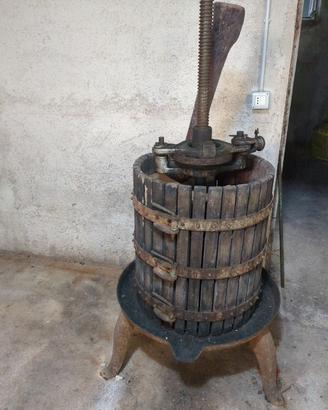 torchio per la vinificazione 