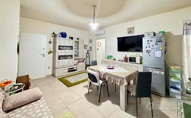 Trivano al piano terra con posto auto