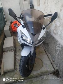 Kawasaki ER-6F 650 – 2010 – 21.000 km – €3.750