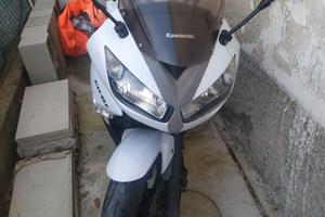 Kawasaki ER-6F 650 – 2010 – 21.000 km – €3.750