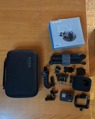 GOPRO HERO 7 BLACK + ACCESSORI