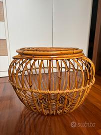 Cesto vintage in vimini con coperchio