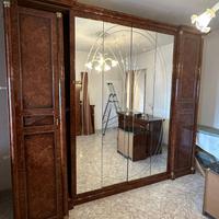 Armadio legno massiccio e specchi