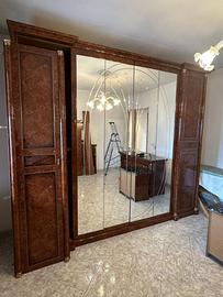 Armadio legno massiccio e specchi