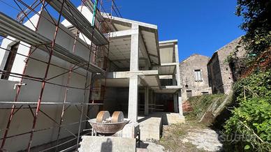 CASA SEMINDIPENDENTE A BARONISSI