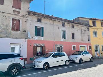 Casa a Gonars da ristrutturare