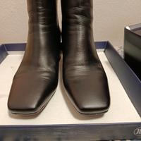 Stivaletti neri, in pelle tg39