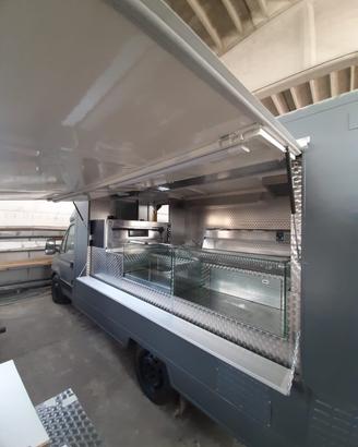 Autonegozio paninoteca ambulante food truck