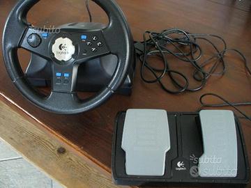 Volante + pedaliera Logitech per Play Station 2