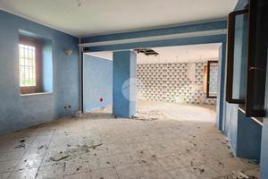 CASA DI CORTE A CORTE FRANCA