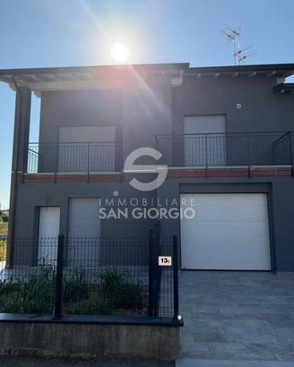 Villa di 134 m² con 4 locali e box auto a Cremona