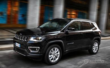 Jeep Compass Limited nera (leggermente trattabile)