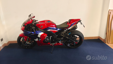 CBR 1000 rr-r SP Abs