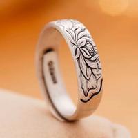 Anello con fiore inciso