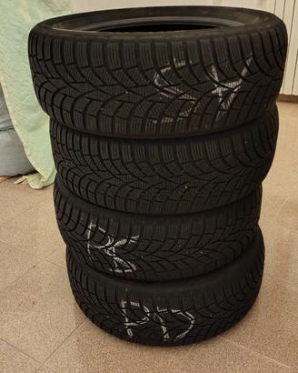 Gomme Toyo 195/55 R16 invernali + ruota di scorta