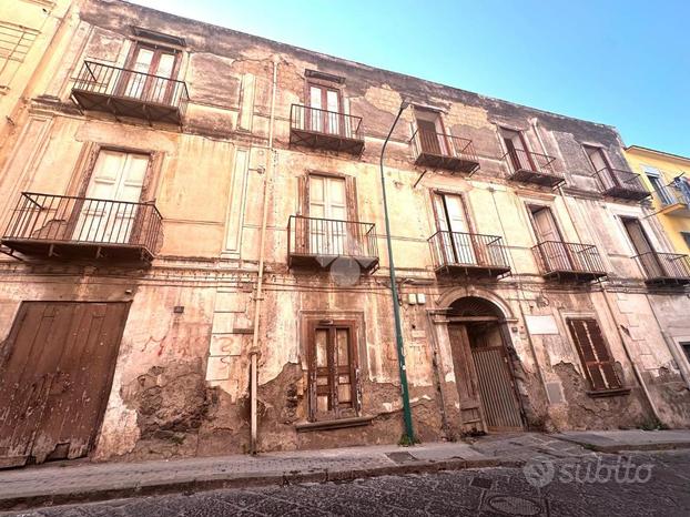 PALAZZO A TORRE DEL GRECO