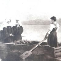 Cartolina antica dipinto Ave Maria suore barca