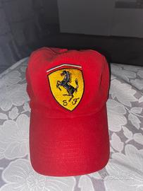Cappellino ferrari
