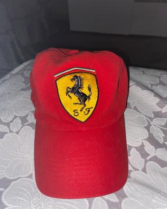 Cappellino ferrari