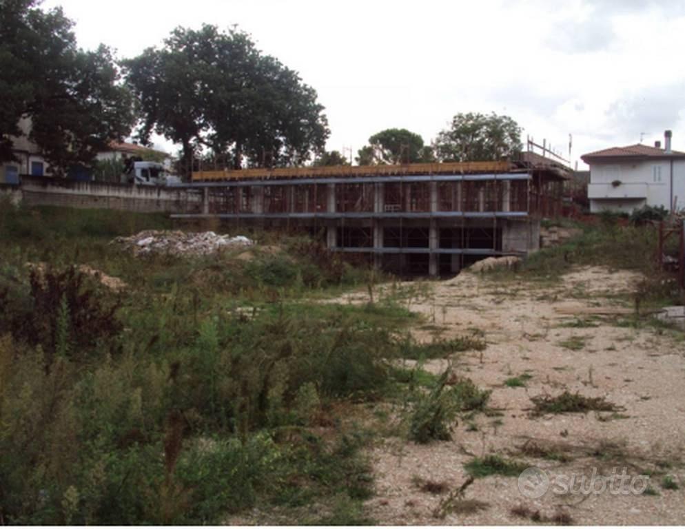 Immobile in asta di 2249 m² a Trevi - Vista 2