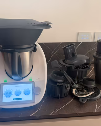 Bimby TM6 2024 + 2 boccali + Affettatutto completo