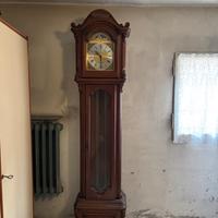Orologio a pendolo a cassa lunga