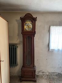 Orologio a pendolo a cassa lunga