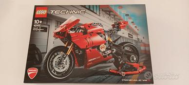 Lego Technic 42107 nuovo moto Ducati Panigale V4R