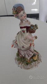 CAPODIMONTE STATUINA CONTADINELLA
