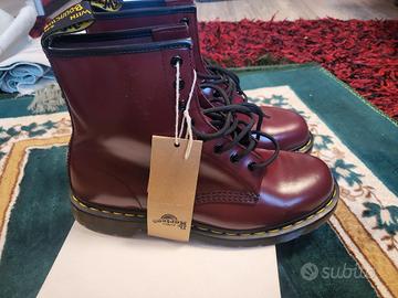 Dr martens hotsell uomo rosse