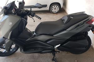 Yamaha X Max 300