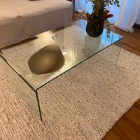 Tavolino in vetro curvo