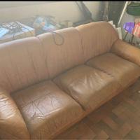 divano e poltrone in pelle