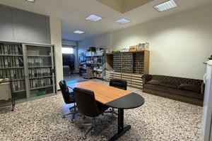 NEGOZIO A ALBA