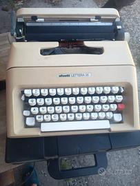 macchina da scrivere Olivetti