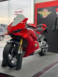 Ducati Panigale V4 S 2025