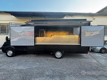 Iveco Daily Food Truck