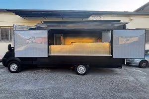 Iveco Daily Food Truck