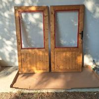 Porta di legno in abete da esterno