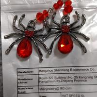 Orecchini Pendenti Ragno con Cristalli Rossi