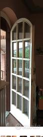 Infissi interni es esterni in  legno con vetro