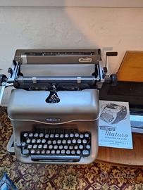 Macchina da scrivere  vintage Triumph anni ‘50