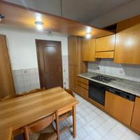 Cucina con elettrodomestici funzionanti