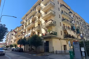 2 LOCALI A CAVA DE' TIRRENI