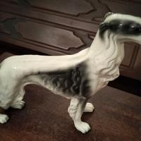 statuetta di cane in ceramica dell'artista Gennai