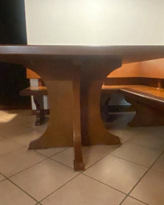 Tavolo da pranzo in legno massiccio