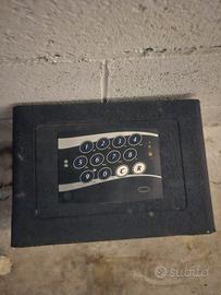 Cassaforte antitaglio con combinazione